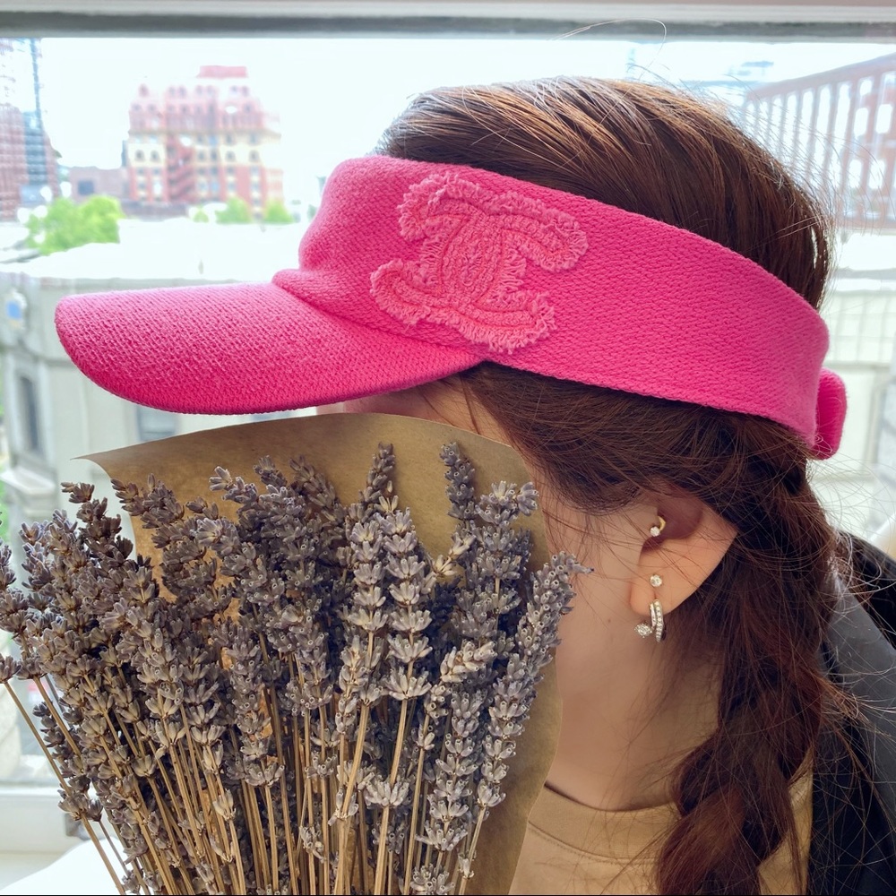 ✈️sold✈️Brand new CHANEL pink hat - Picture 2 of 9